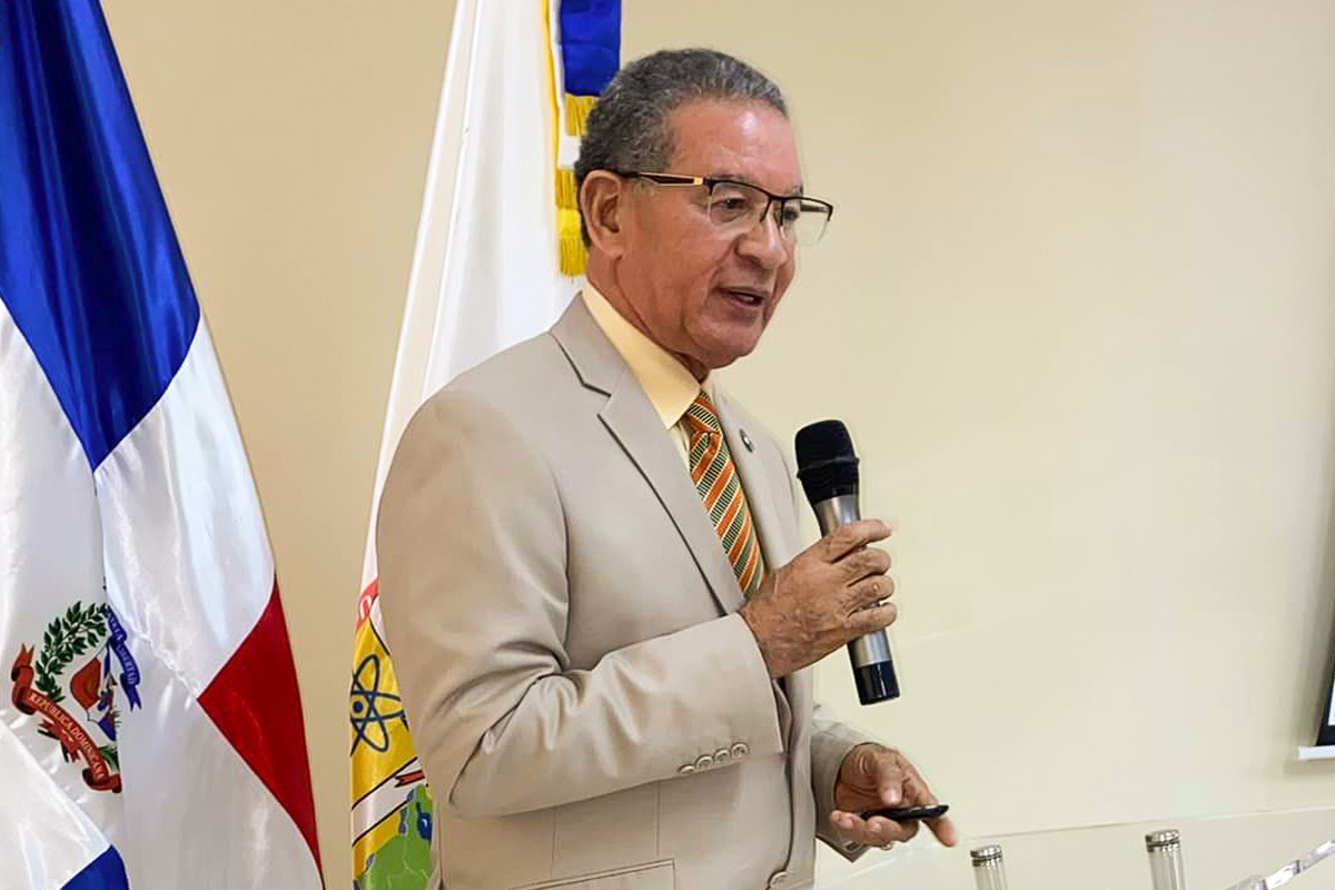Dr. Wilson Gómez, en la UCATEBA.